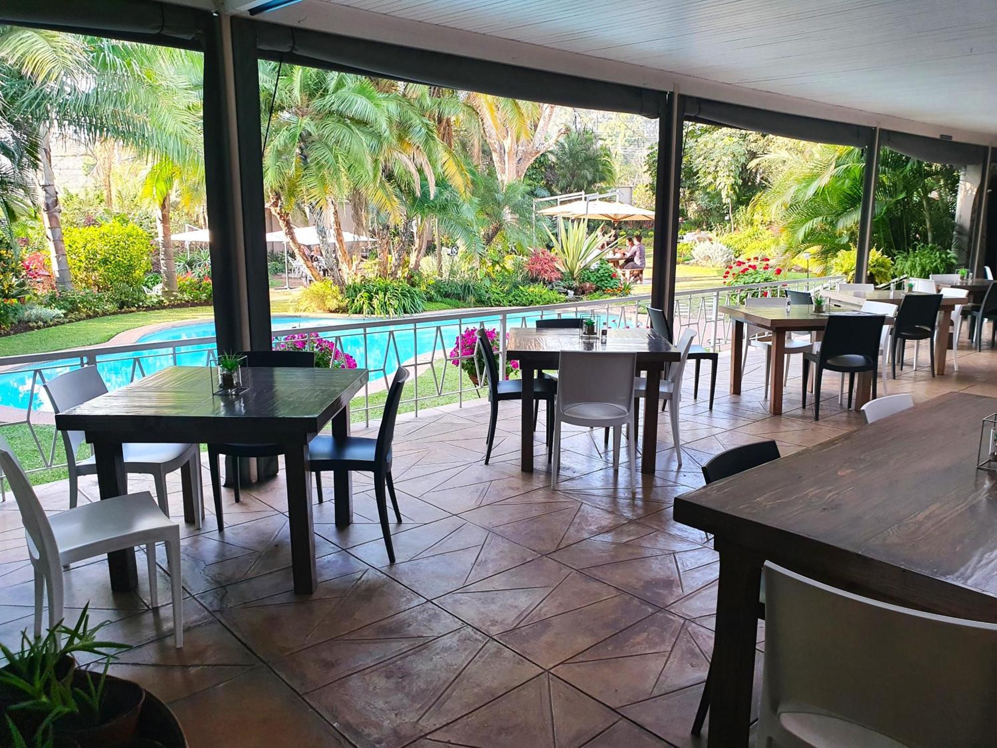 Mijn Kitchen Coffee Shop And B&B Μπλαντάιρ Εξωτερικό φωτογραφία